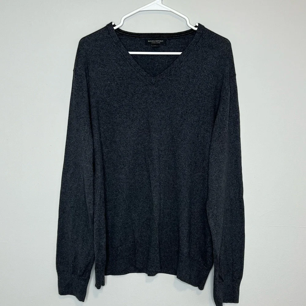 Banana Republic Men’s Grey Luxury Blend V-Neck Sweater Silk Cashmere XL Charcoal